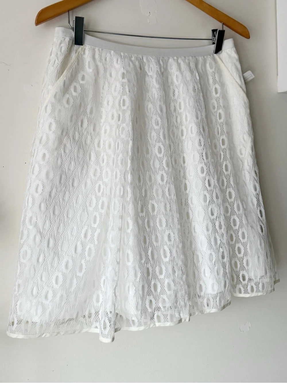 Anthropologie Maeve Lawn Party Skirt With Pockets White A-Line Eyelet Size 4 - Picture 4 of 12